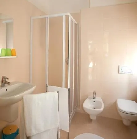 ...al Londoner Bed & Breakfast Sirmione